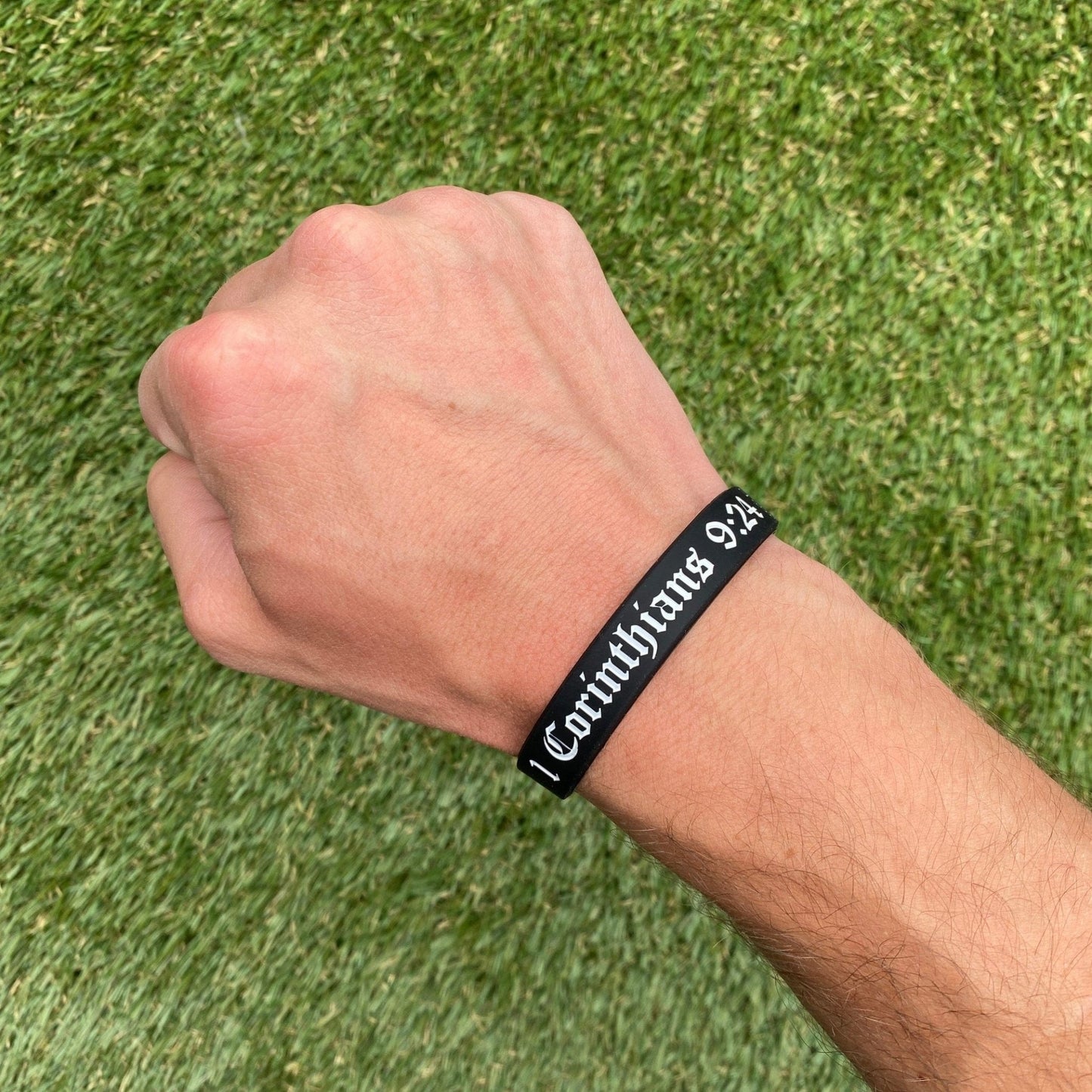 1 Corinthians 9:24 Wristband - Grit Grind Strength