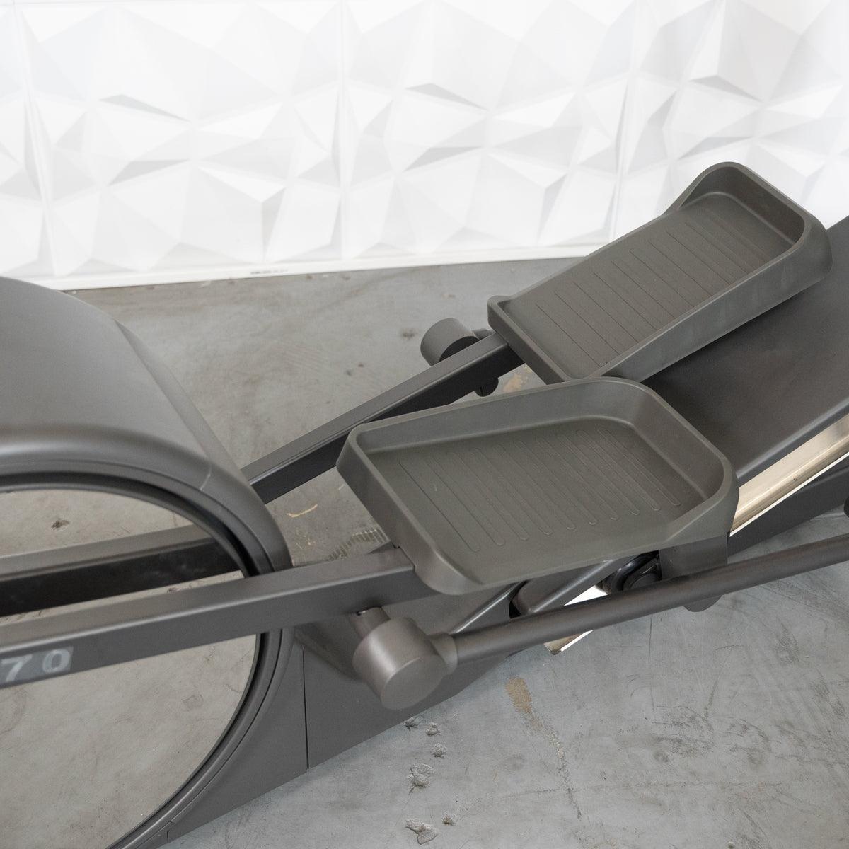 Commercial Elliptical Trainer - LED Screen - Muscle D Fitness - Cardio Machine - Standalone - Grit Grind Strength