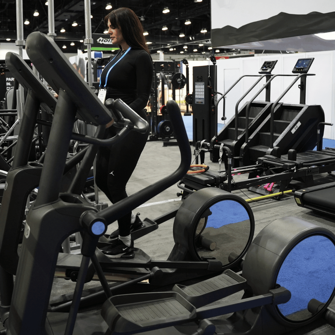 Commercial Elliptical Trainer - LED Screen - Muscle D Fitness - Cardio Machine - Standalone - Grit Grind Strength