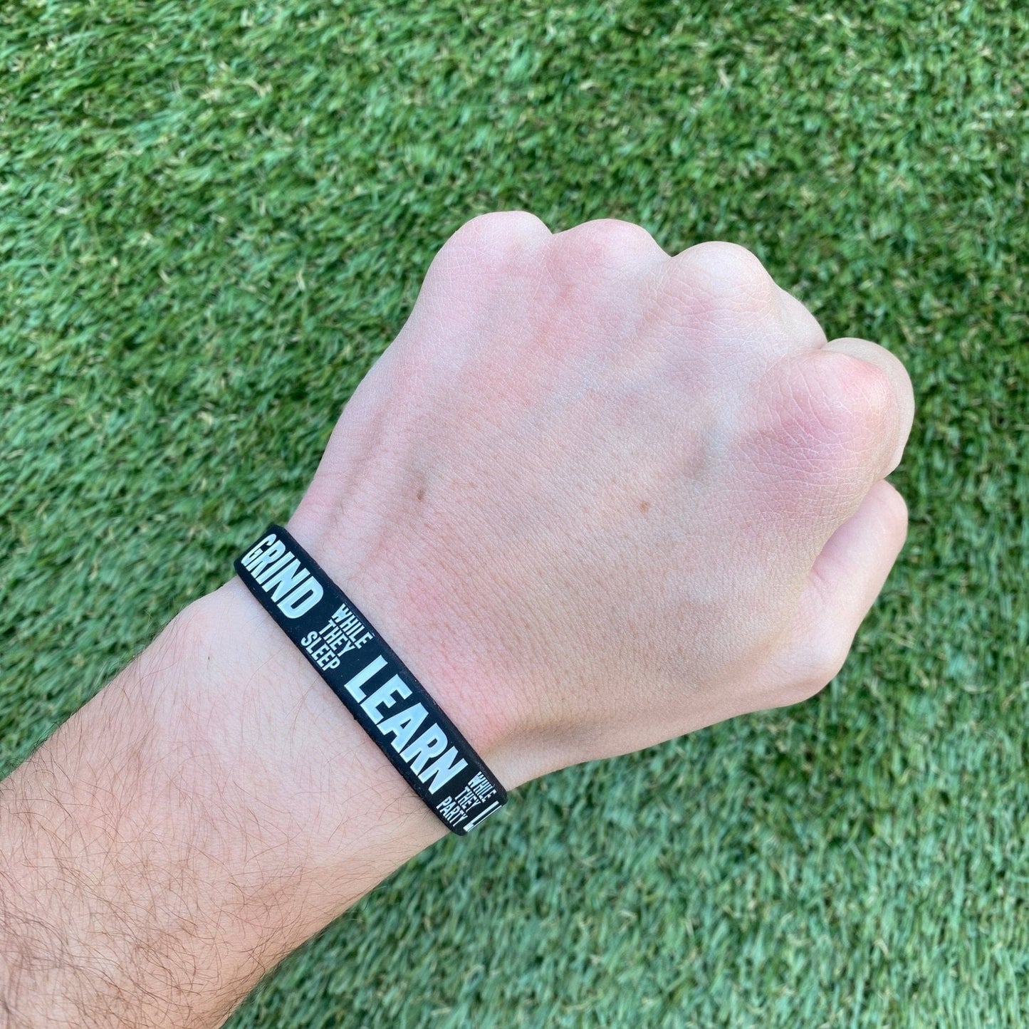 GRIND LEARN LIVE Wristband - Grit Grind Strength