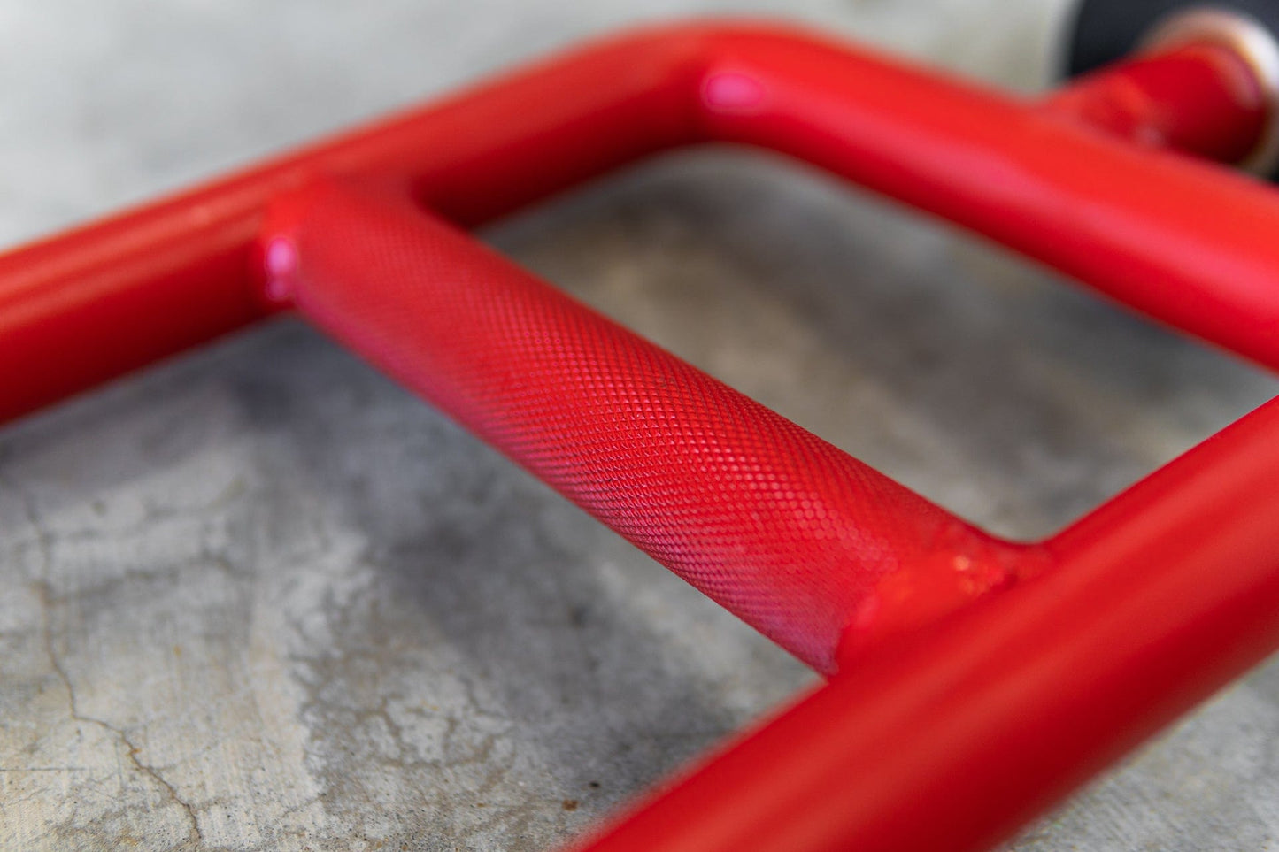 Synergee Tricep Bar - Grit Grind Strength