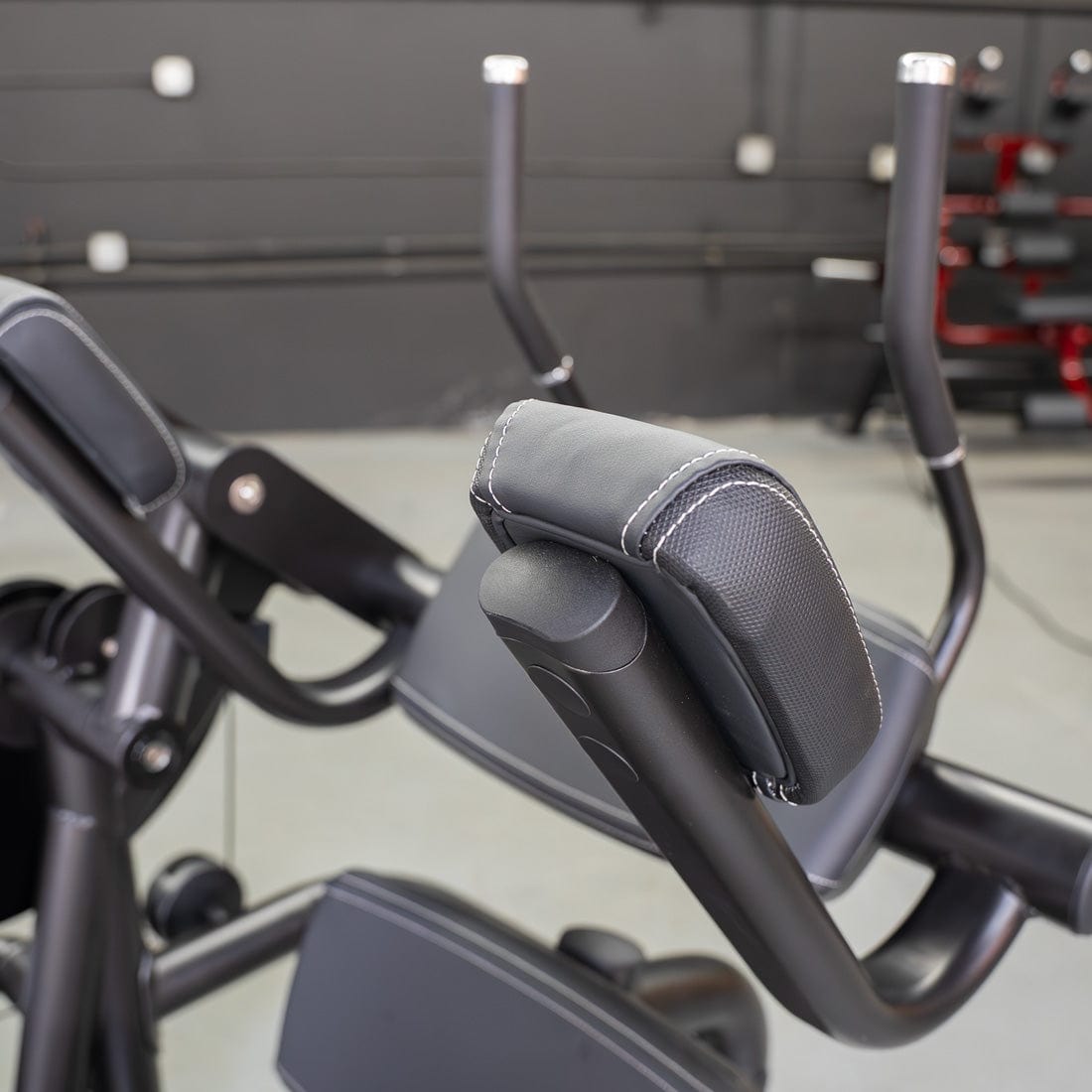 Vogue Ab Crunch - Muscle D Fitness - Adjustable Seat - Abdominal Workout - Selectorized Weight - Grit Grind Strength