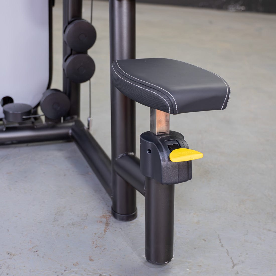 Vogue Pec Deck/Rear Delt - Muscle D Fitness - Adjustable Seat - Pin Selectorized - Chest Back Workout Combo - Grit Grind Strength