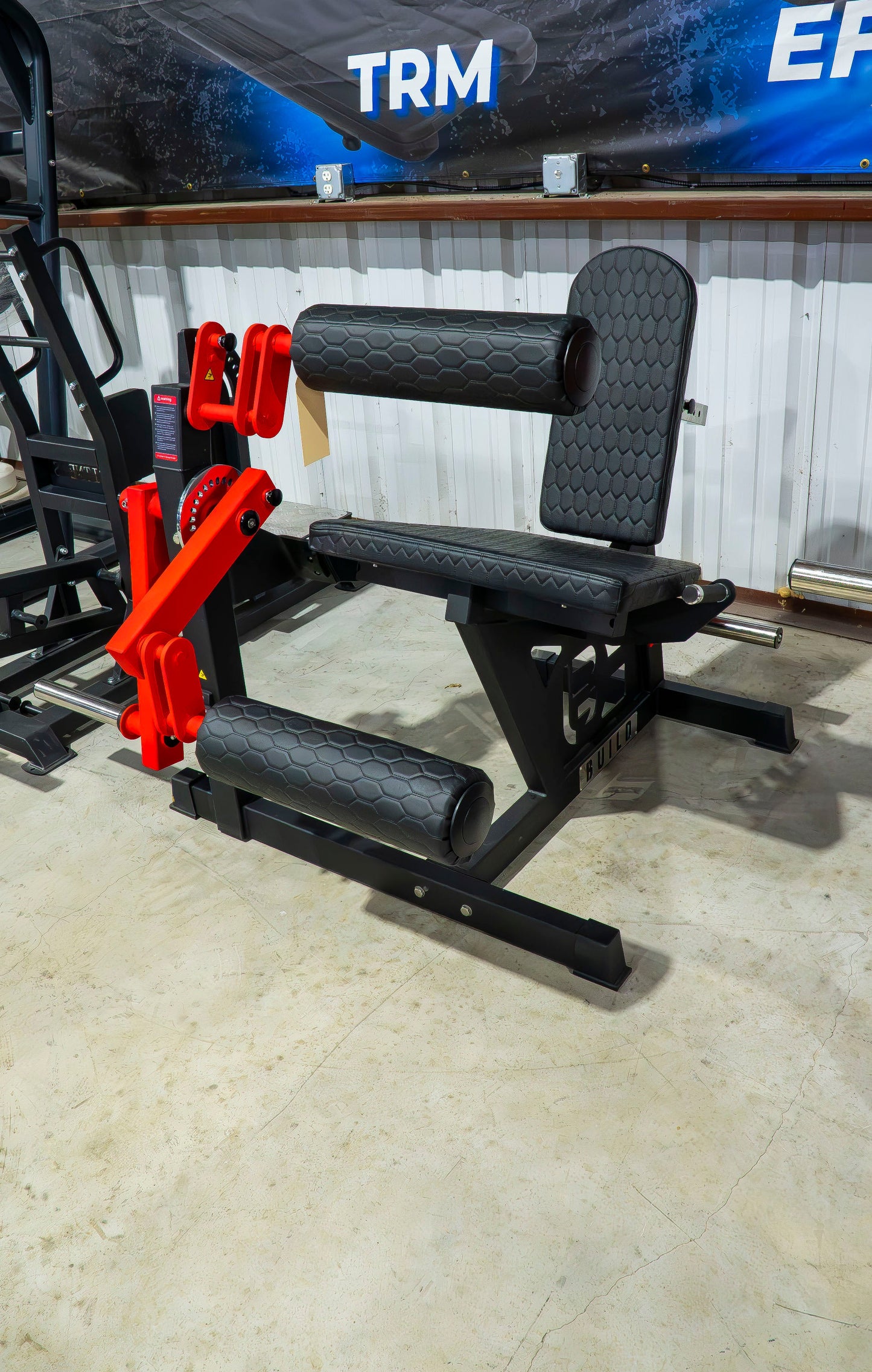 BUILD Seated Leg Extension / Leg Curl (New)
