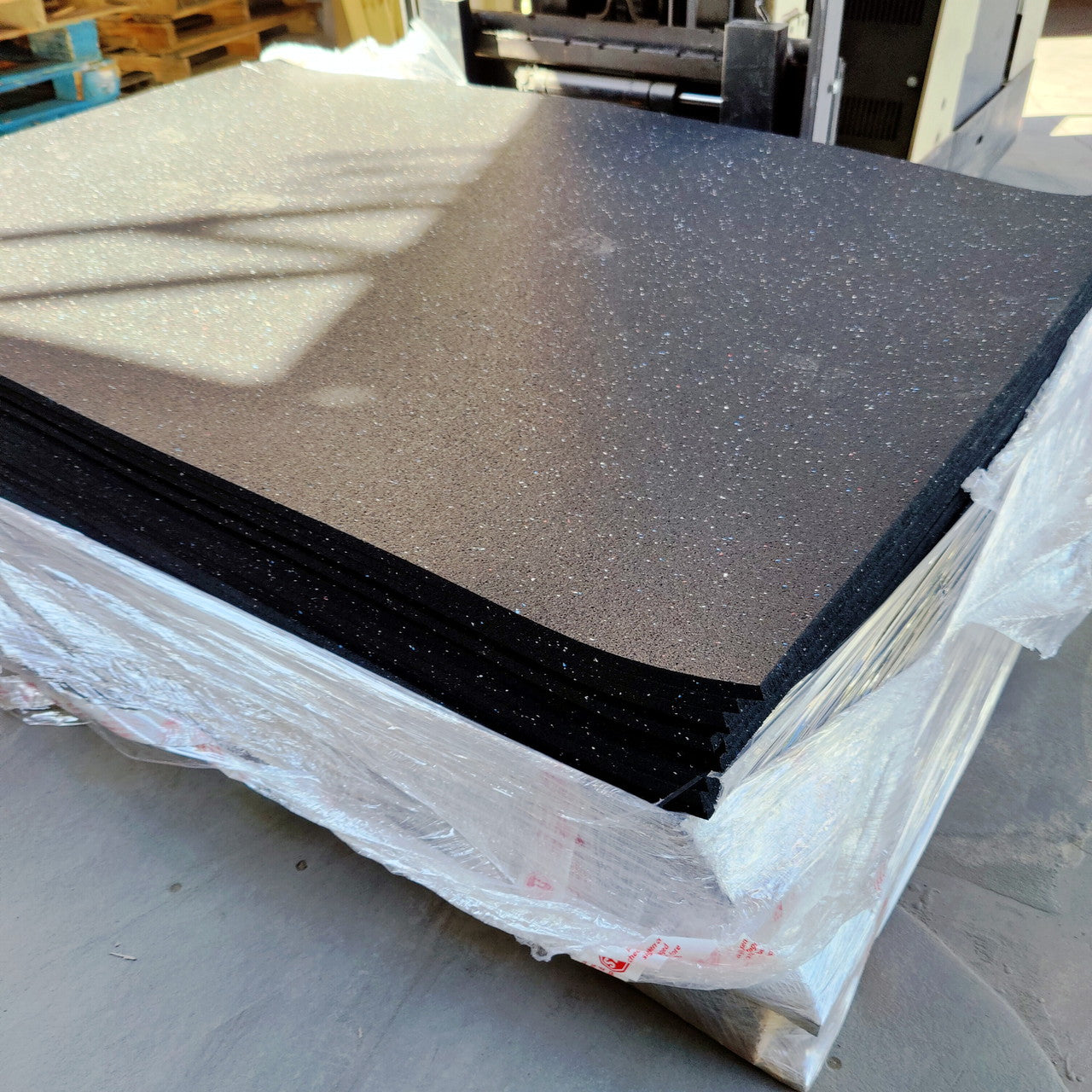 NEW BULK 300 Pack 1/2" Premium Gym Flooring 4'x6' Confetti Fleck by Hammer Clad - Grit Grind Strength