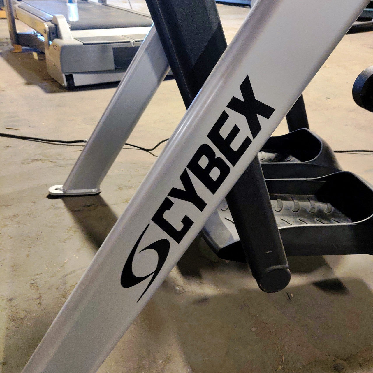 Cybex 525AT Arc Trainer Crosstrainer - Grit Grind Strength