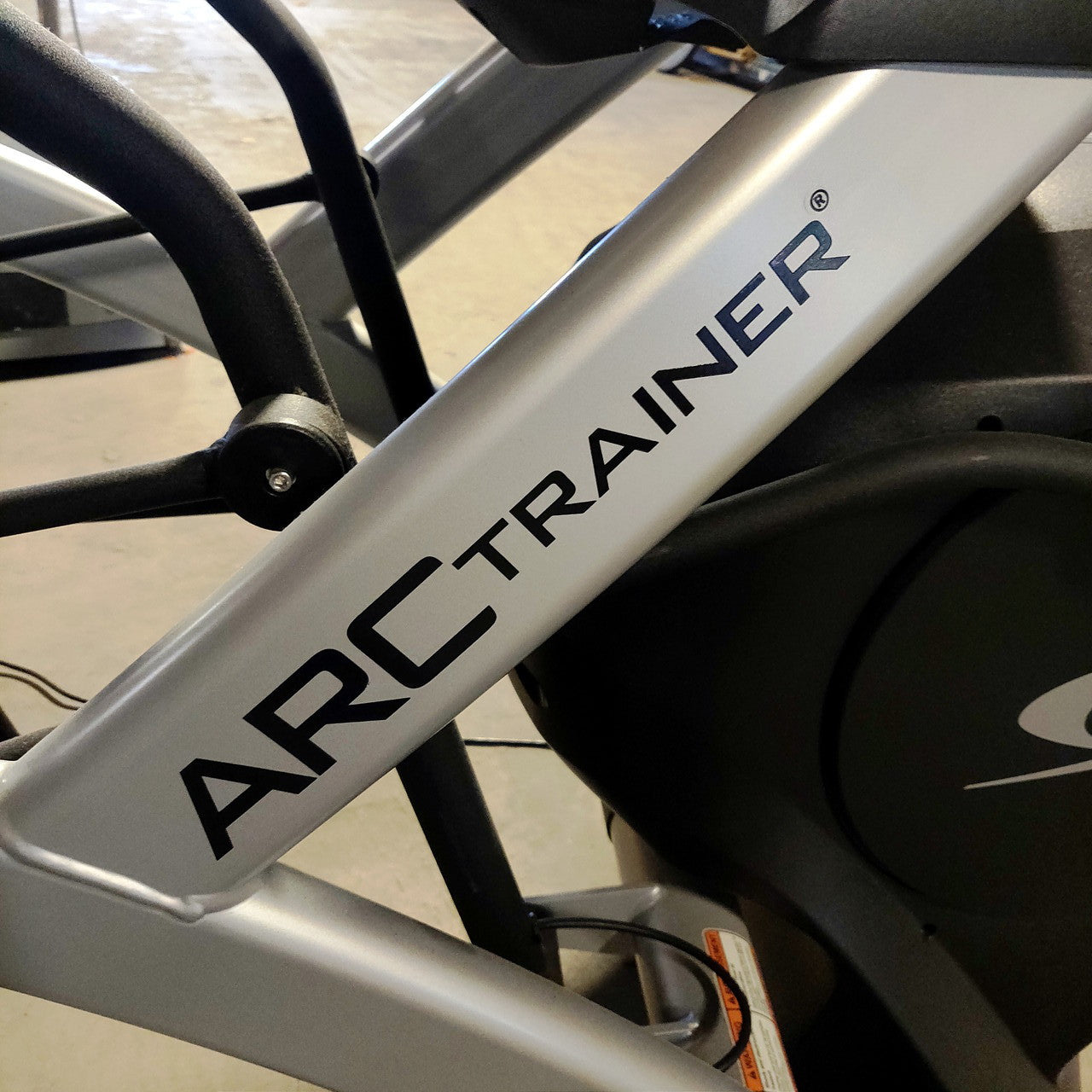 Cybex 525AT Arc Trainer Crosstrainer - Grit Grind Strength