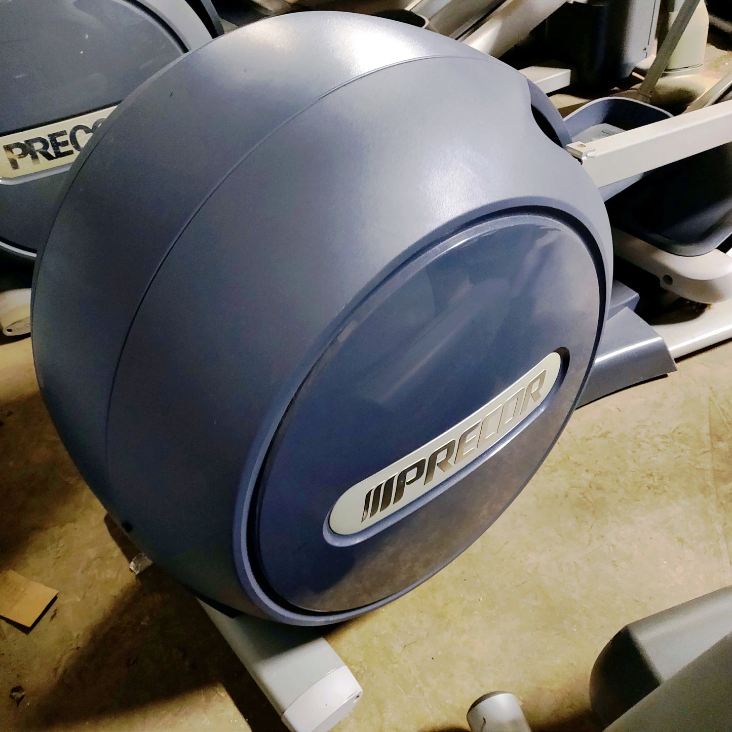 Precor EFX 885 Elliptical Crosstrainer w/ p80 Console - Grit Grind Strength