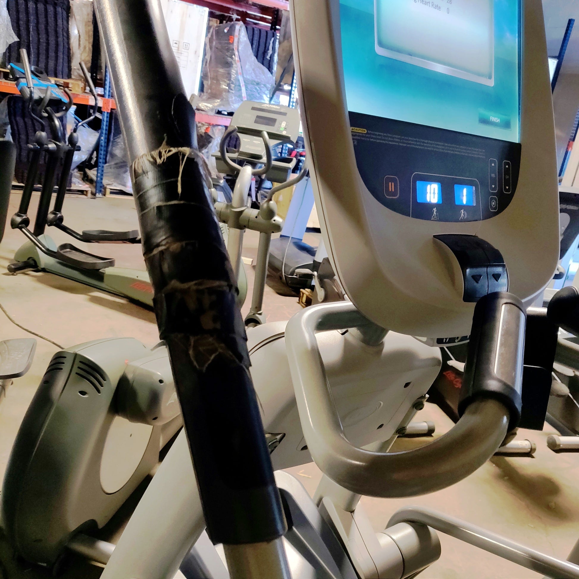 Precor EFX 885 Elliptical Crosstrainer w/ p80 Console - Grit Grind Strength