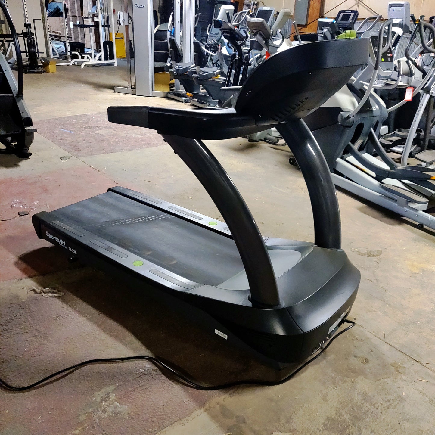 SportsArt T655L Treadmill with the Immersive SENZA Console - Grit Grind Strength