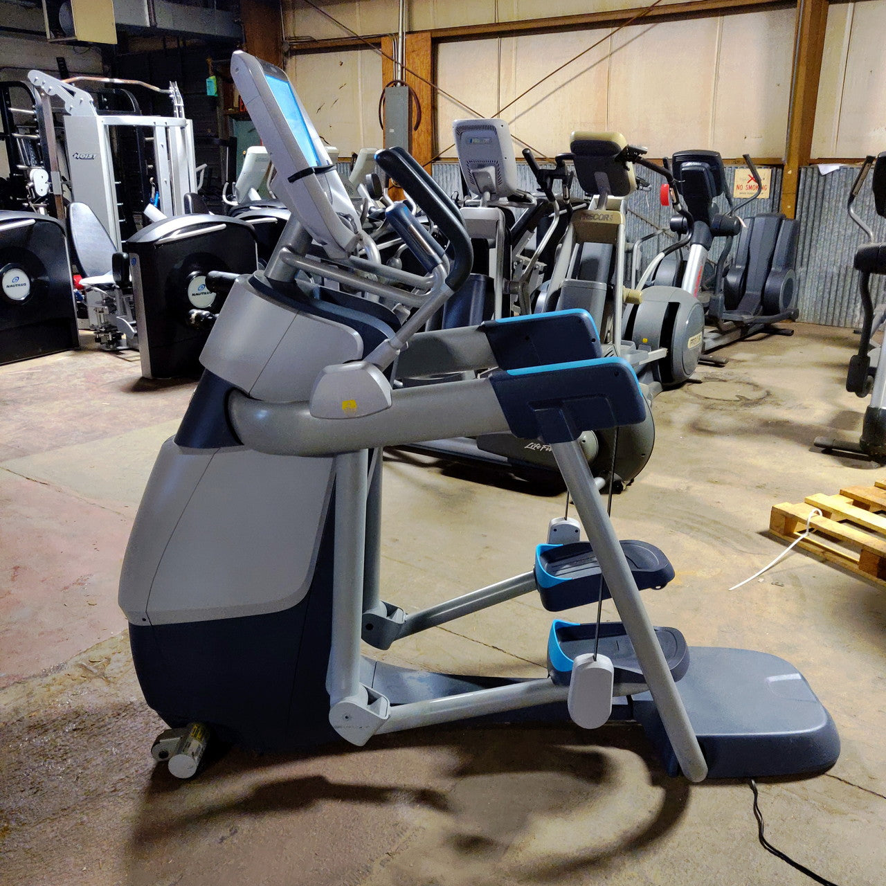Precor AMT 885 with P80 Console Interactive Display - Grit Grind Strength