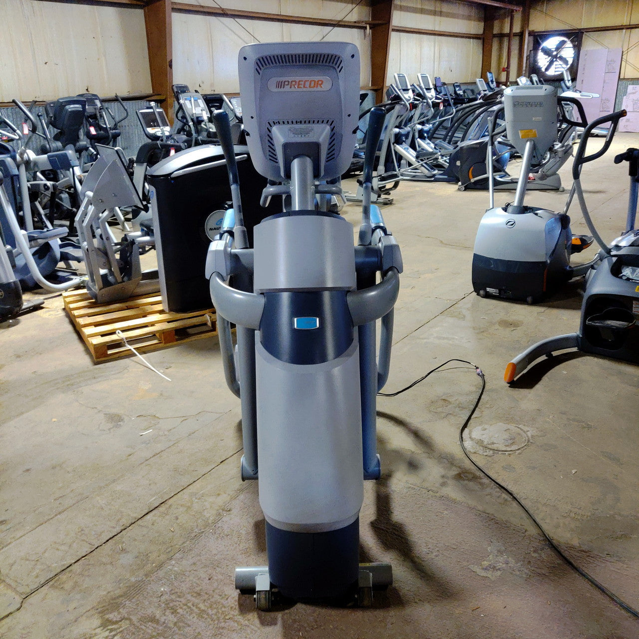 Precor AMT 885 with P80 Console Interactive Display - Grit Grind Strength