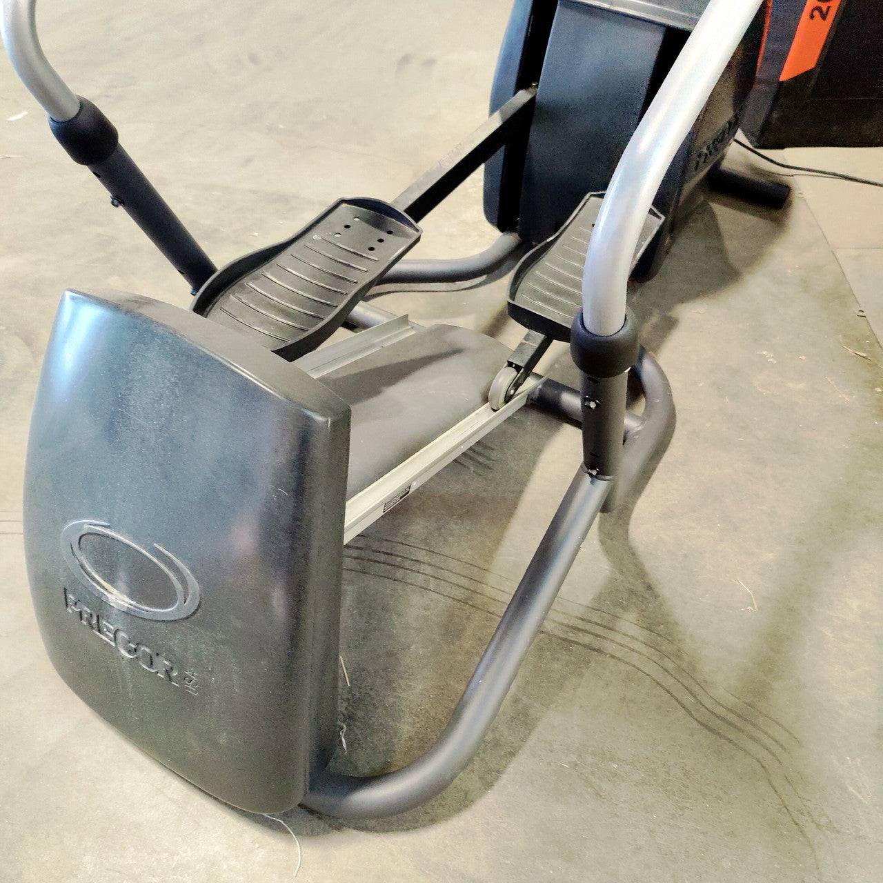 Precor Elliptical EFX 5.21Si - Grit Grind Strength