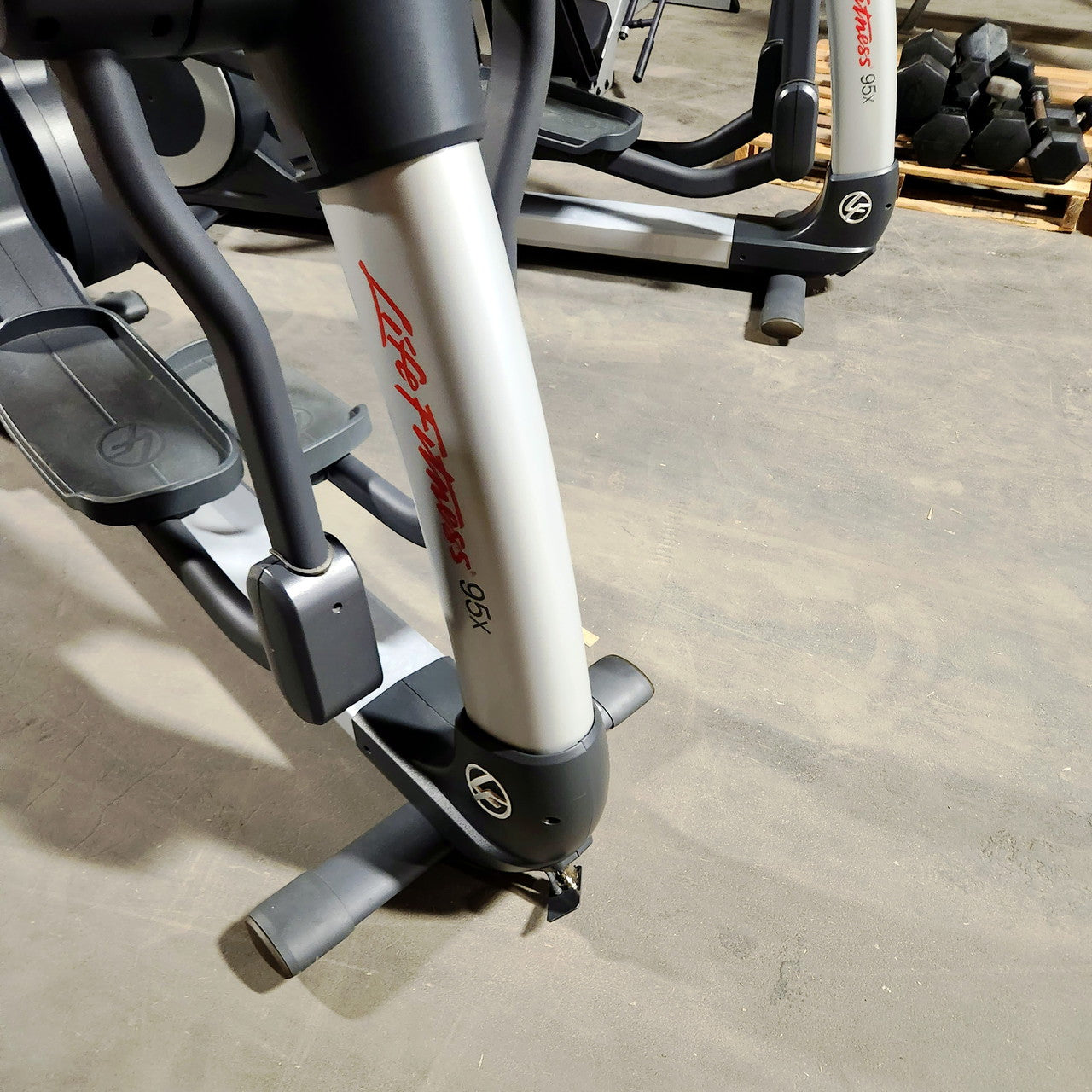 Refurbished Life Fitness 95X Elliptical with Engage Console - Grit Grind Strength