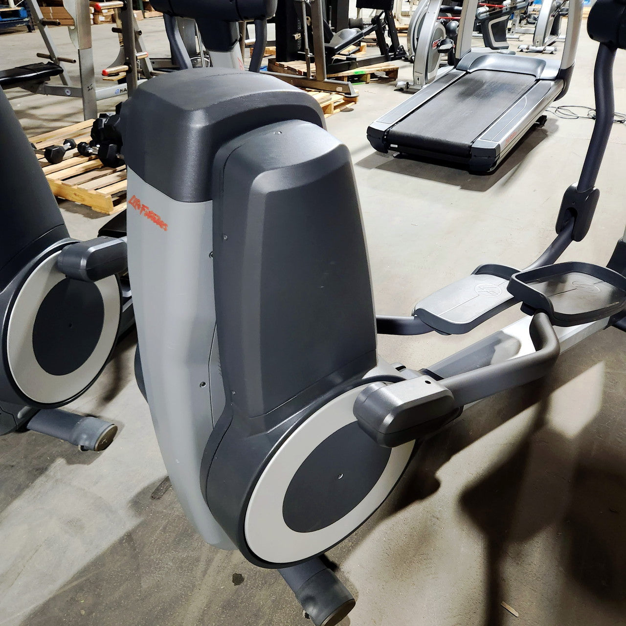 Refurbished Life Fitness 95X Elliptical with Engage Console - Grit Grind Strength