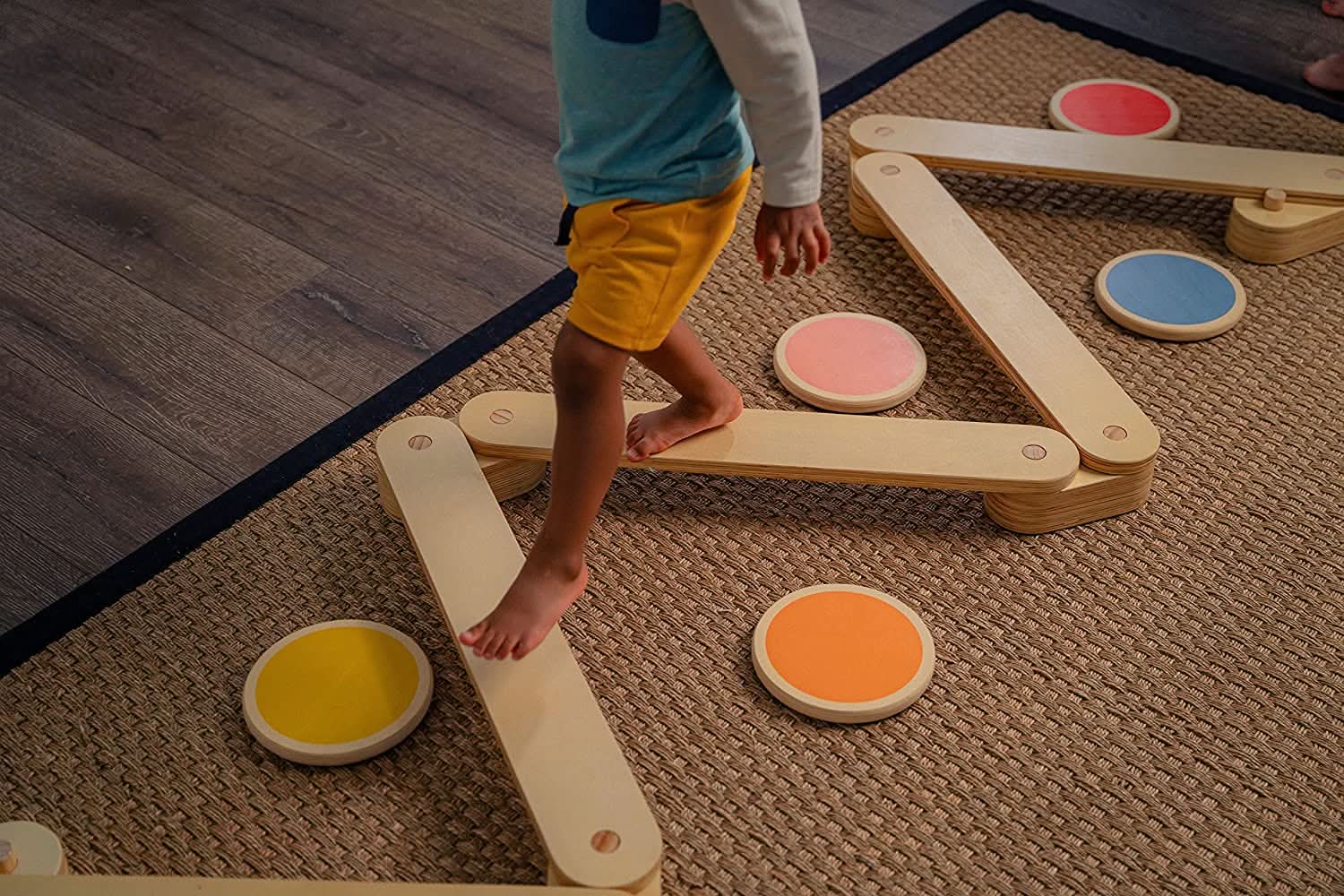 Avenlur.com Indoor Majesty - Balance Beam Stepping Stones