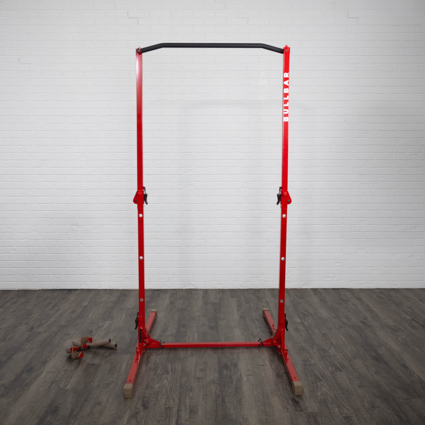 BULLBAR Red BULLBAR 2.0 - Portable Pull-up Bar and Dip Station