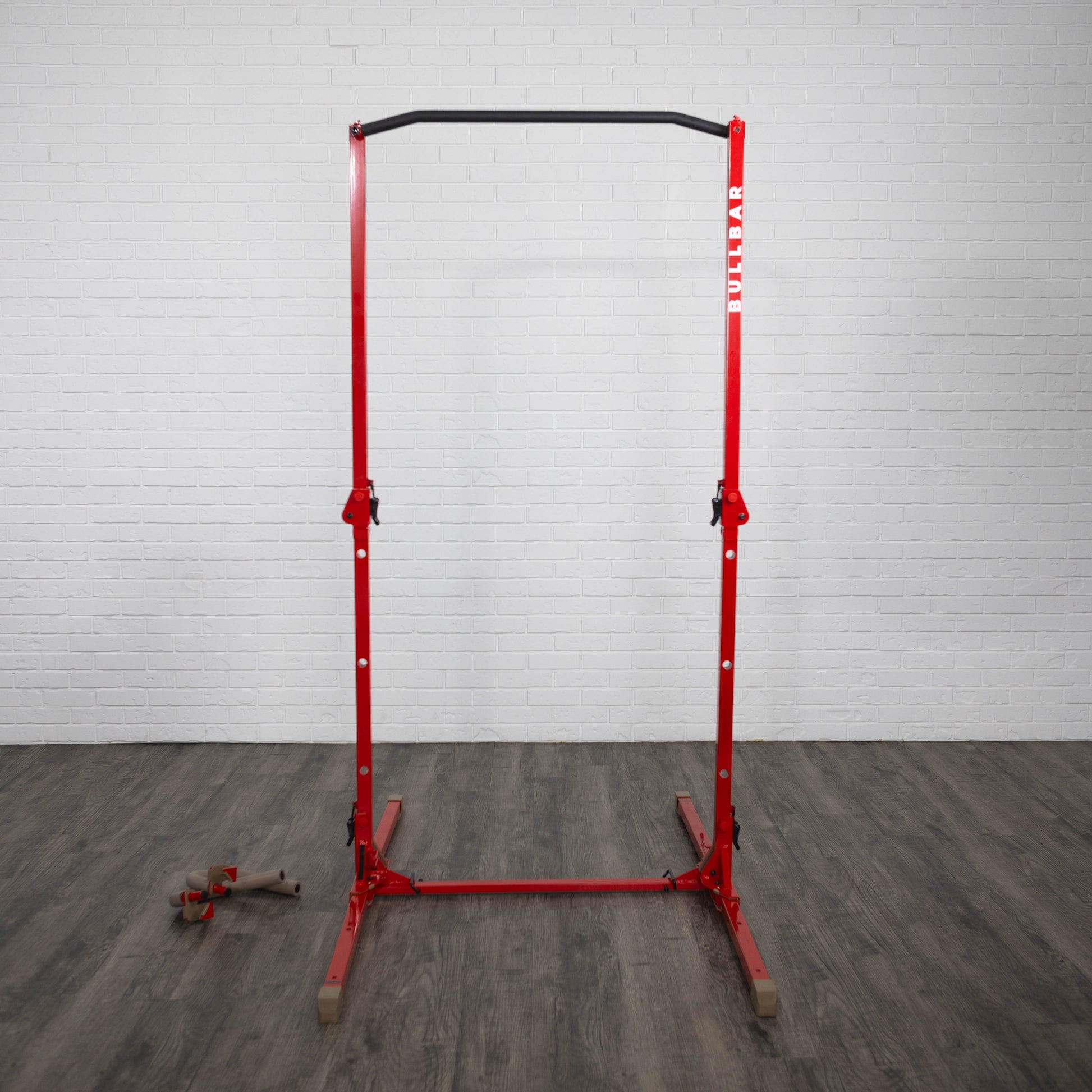 BULLBAR Red BULLBAR 2.0 - Portable Pull-up Bar and Dip Station