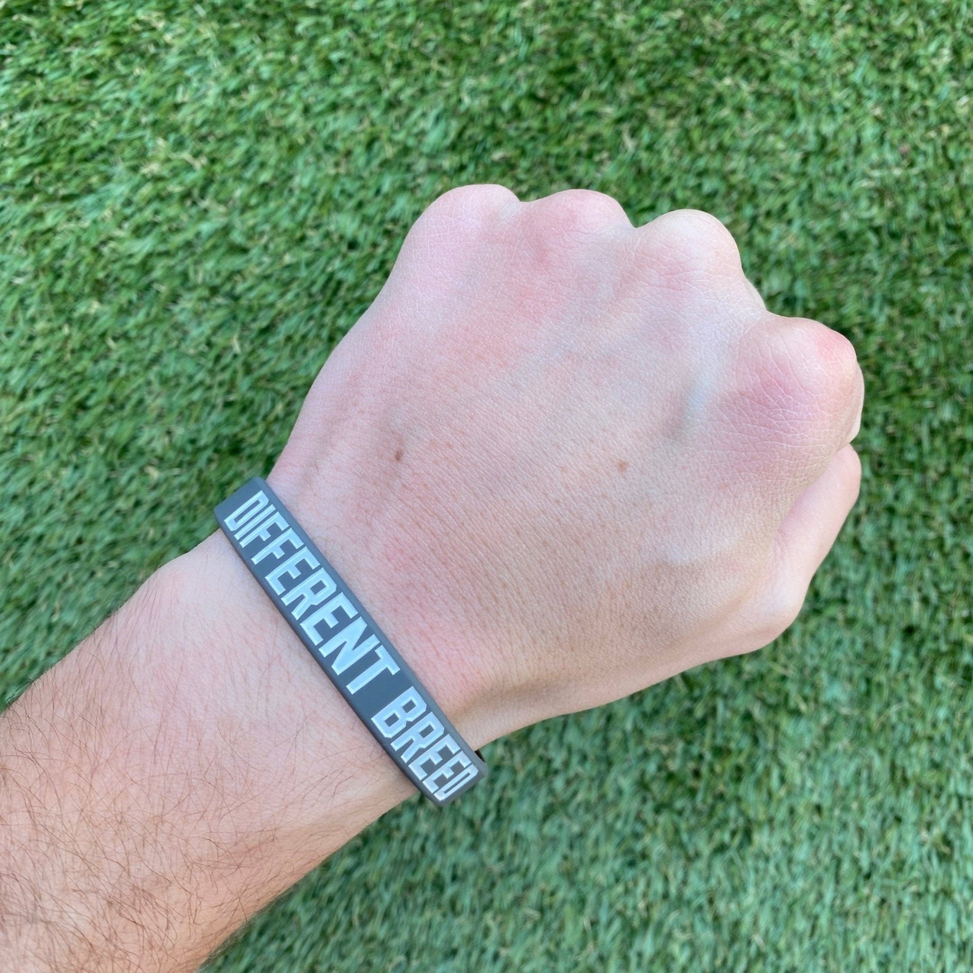 DIFFERENT BREED Wristband - Grit Grind Strength