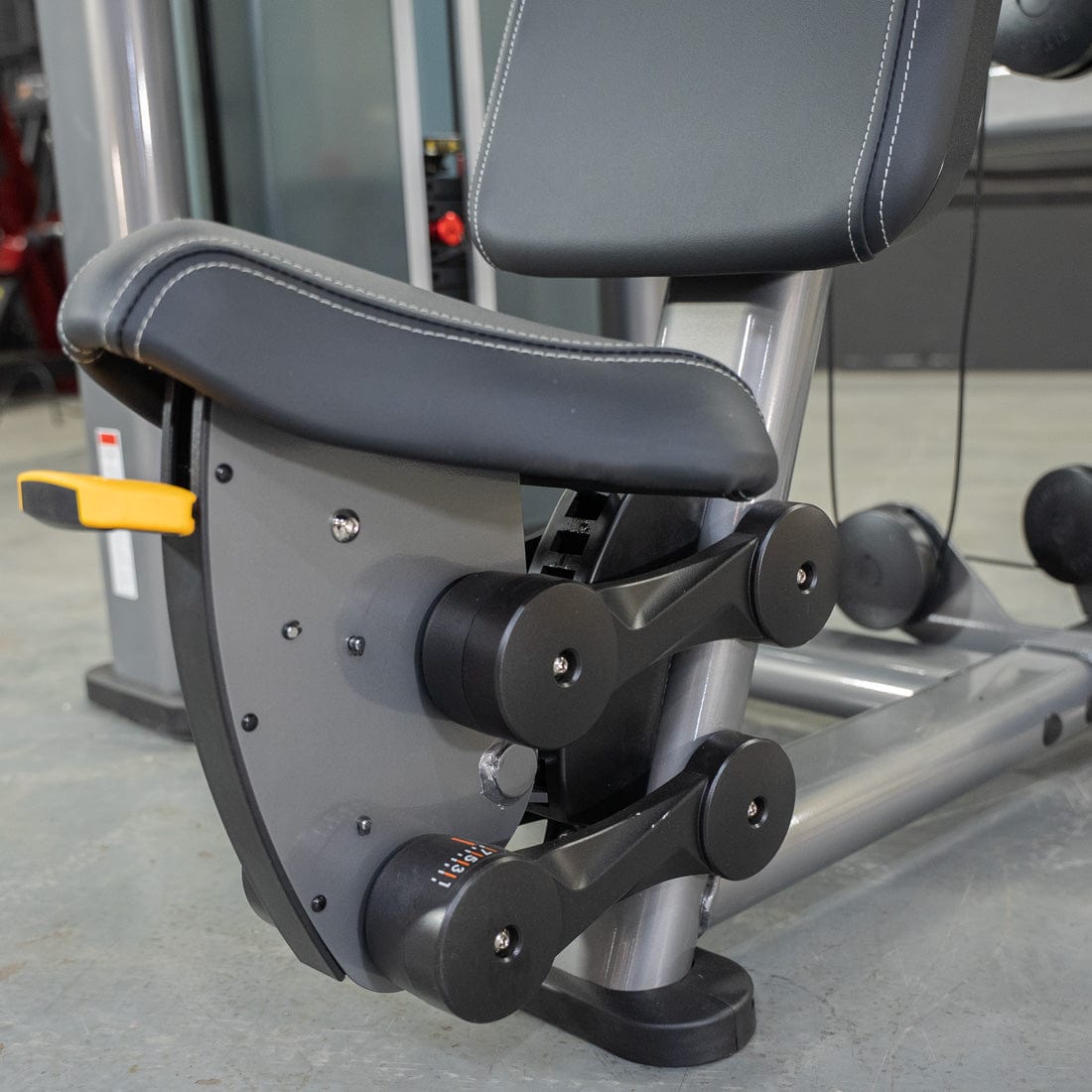 Elite Plus Shoulder Press | Isolateral Gym Equipment | Muscle D - Grit Grind Strength