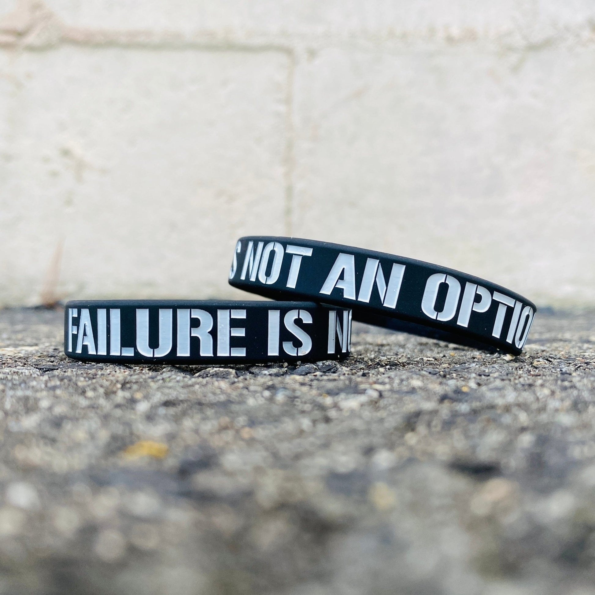 FAILURE IS NOT AN OPTION Wristband - Grit Grind Strength