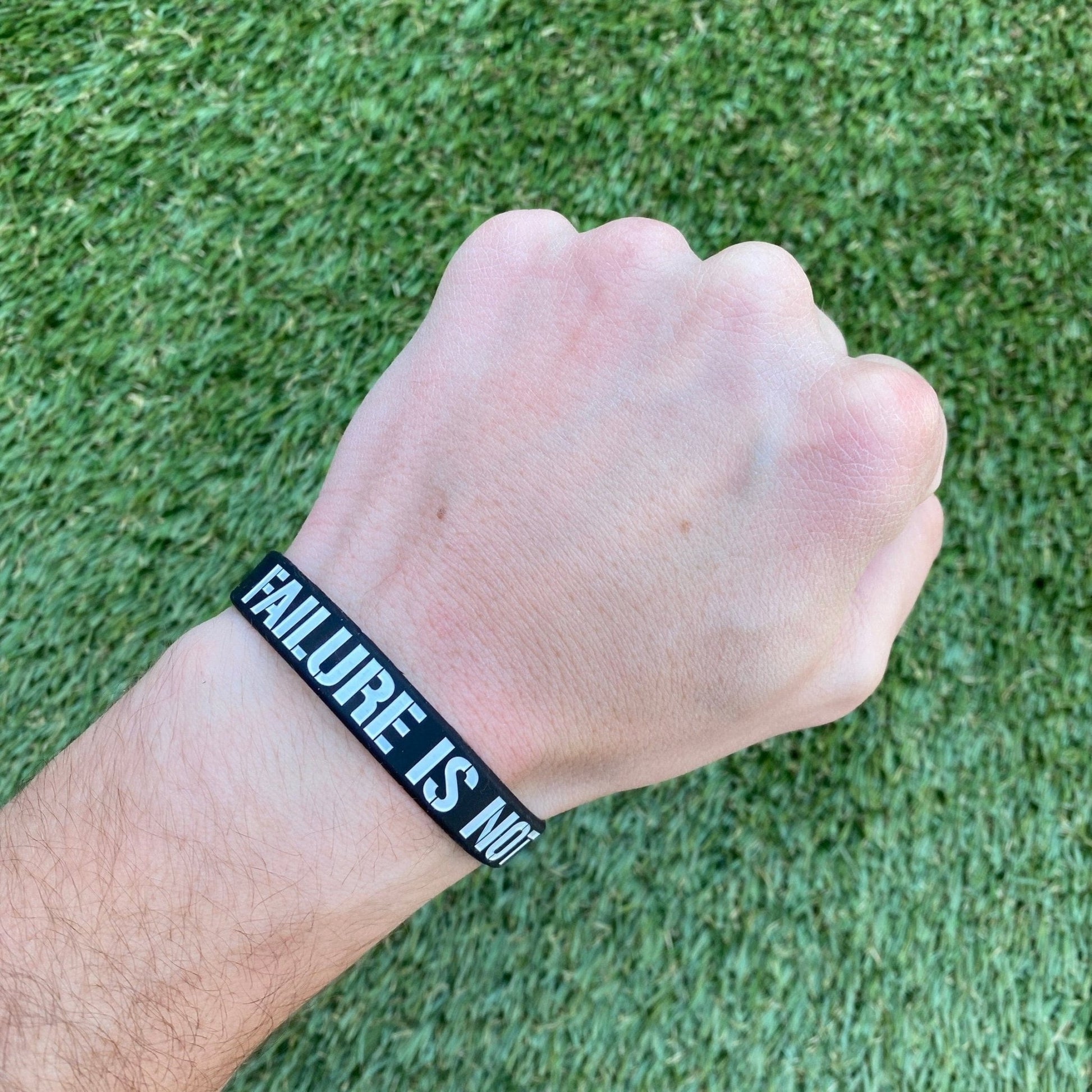 FAILURE IS NOT AN OPTION Wristband - Grit Grind Strength
