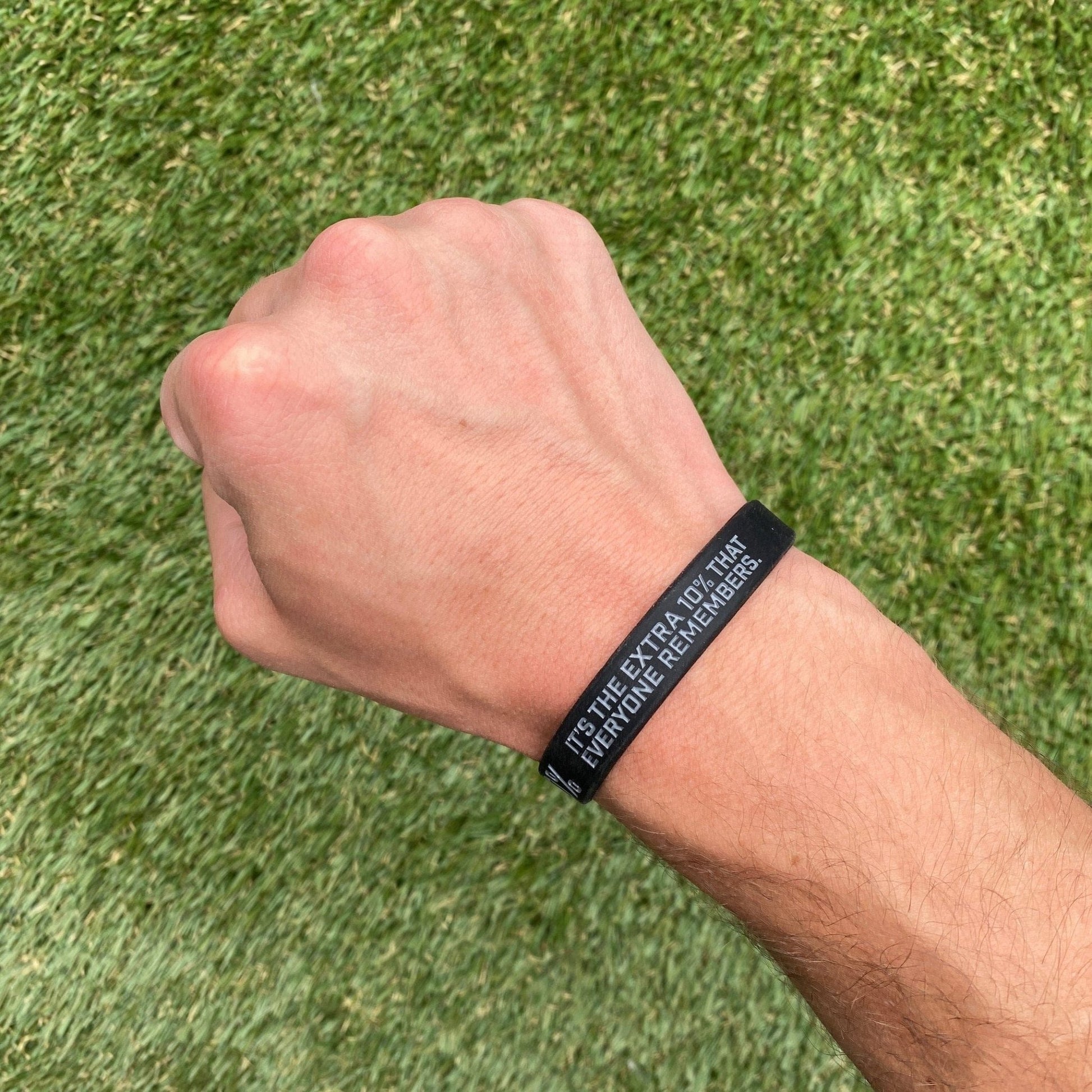 GIVE 110% Wristband - Grit Grind Strength