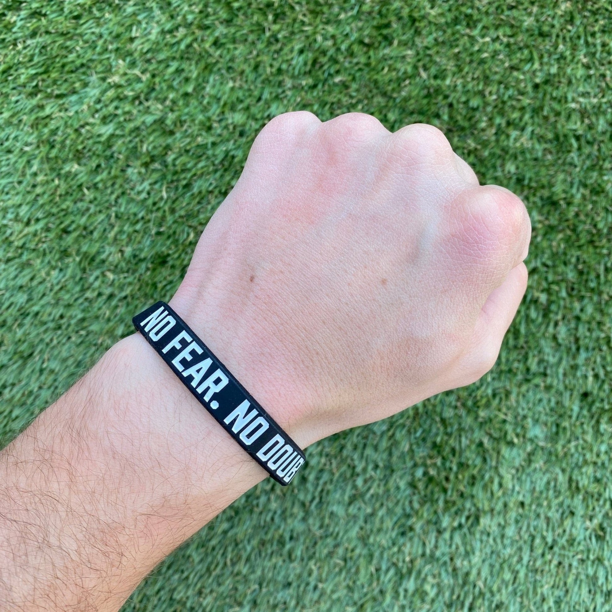 NO FEAR. NO DOUBT. NO WEAKNESS. Wristband - Grit Grind Strength