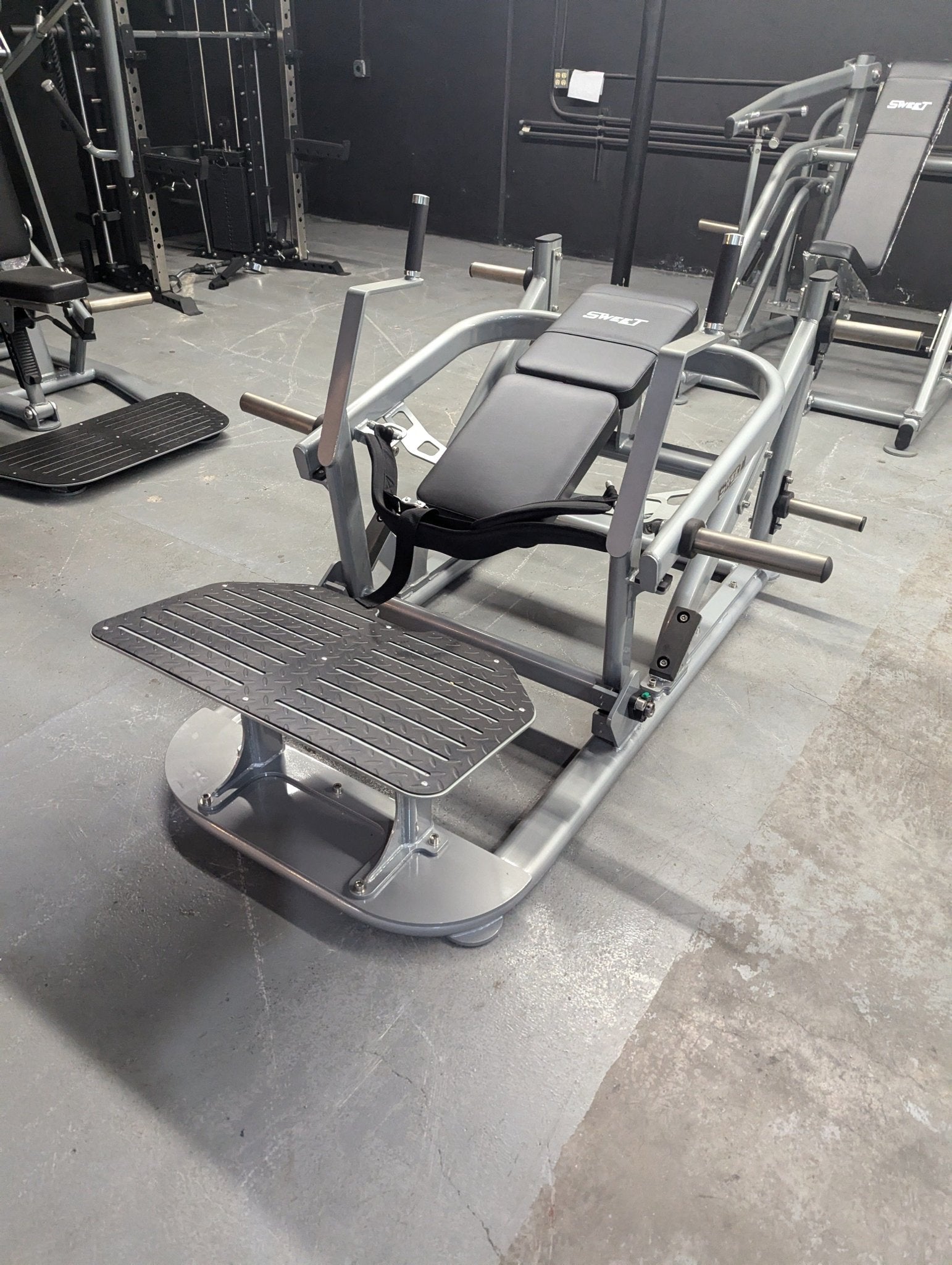 Sweet Hip Thruster / Glute Drive - Black/Silver - Grit Grind Strength