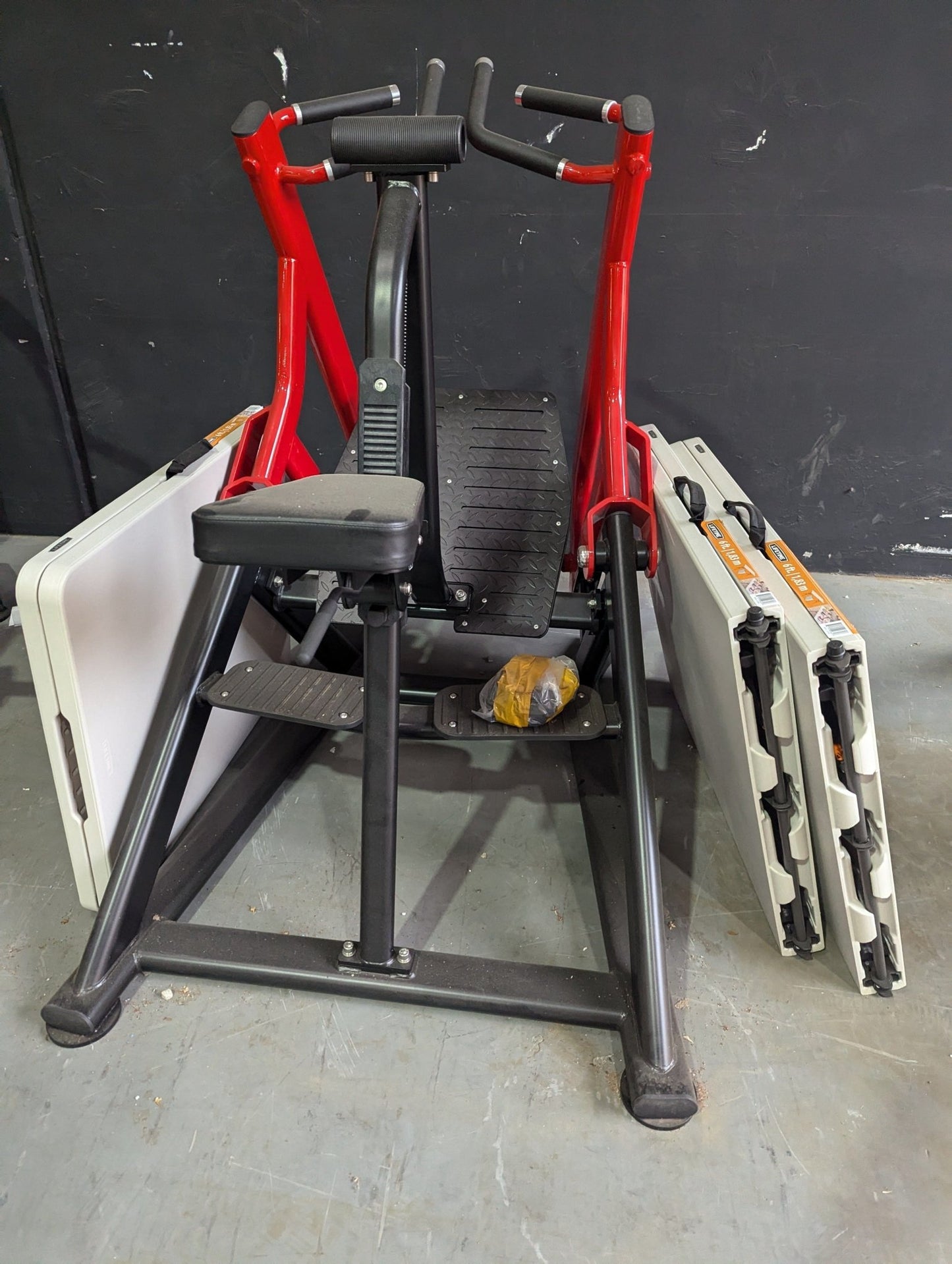 Sweet Seated Row - Black & Red - Black / Silver - Grit Grind Strength