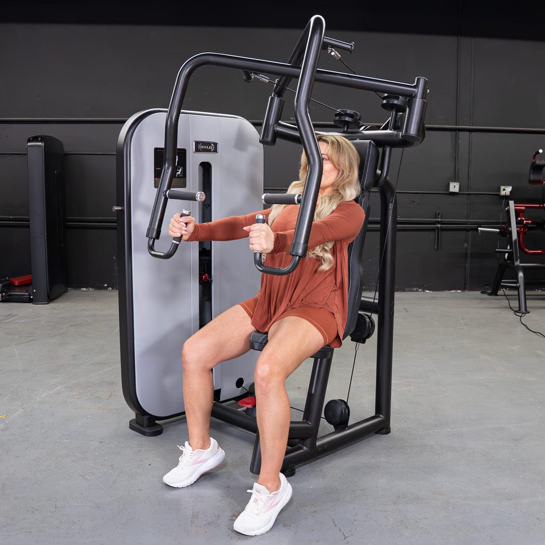 Vogue Chest Press by Muscle D Fitness – Iso - Lateral Convergent Machine - Grit Grind Strength