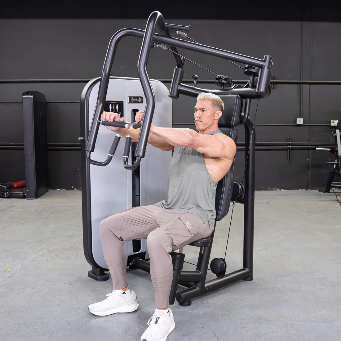 Vogue Chest Press by Muscle D Fitness – Iso - Lateral Convergent Machine - Grit Grind Strength