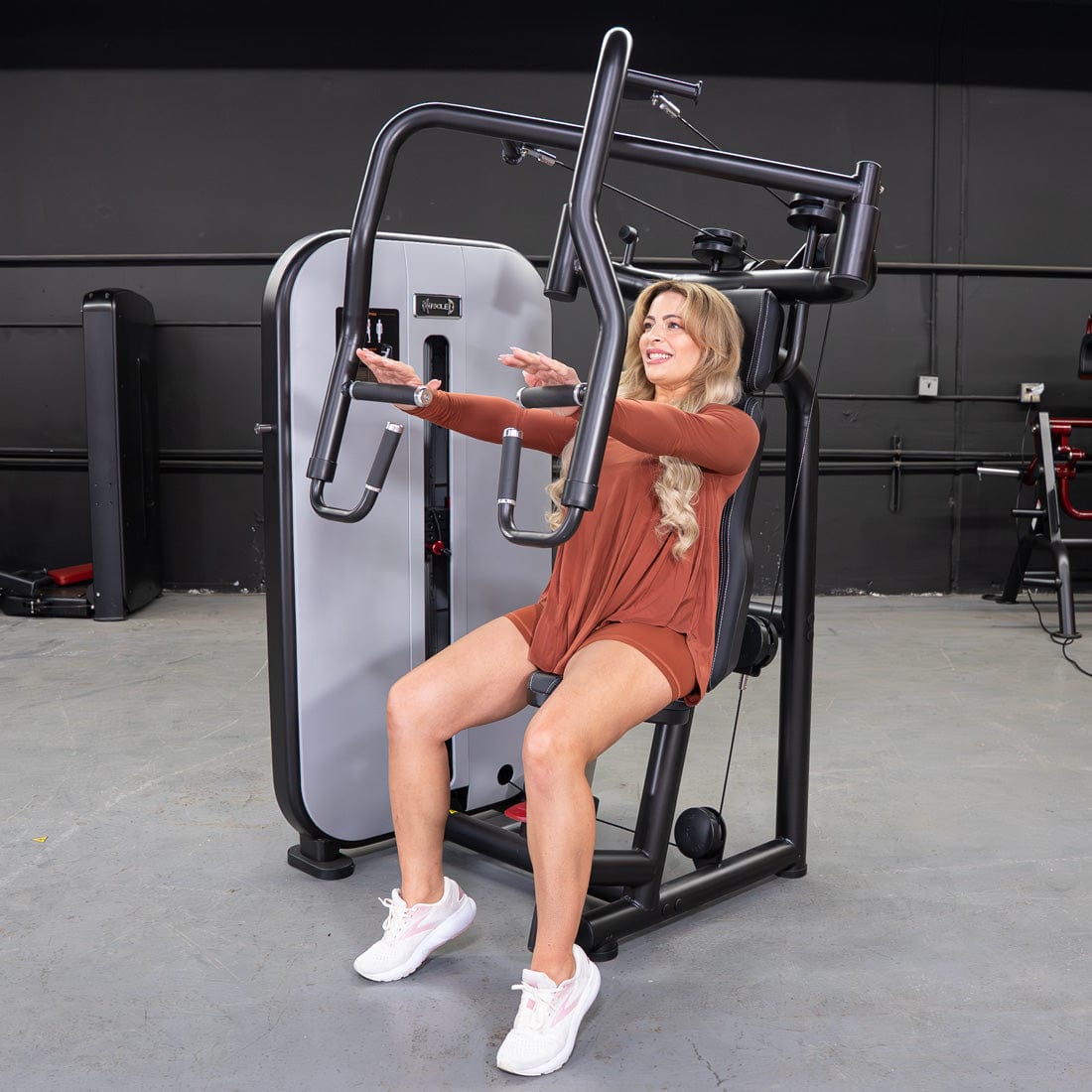 Vogue Chest Press by Muscle D Fitness – Iso - Lateral Convergent Machine - Grit Grind Strength