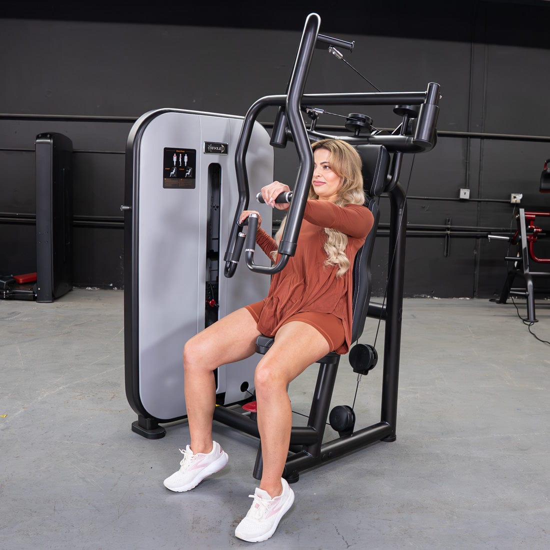 Vogue Chest Press by Muscle D Fitness – Iso - Lateral Convergent Machine - Grit Grind Strength