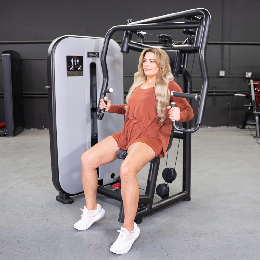 Vogue Chest Press by Muscle D Fitness – Iso - Lateral Convergent Machine - Grit Grind Strength
