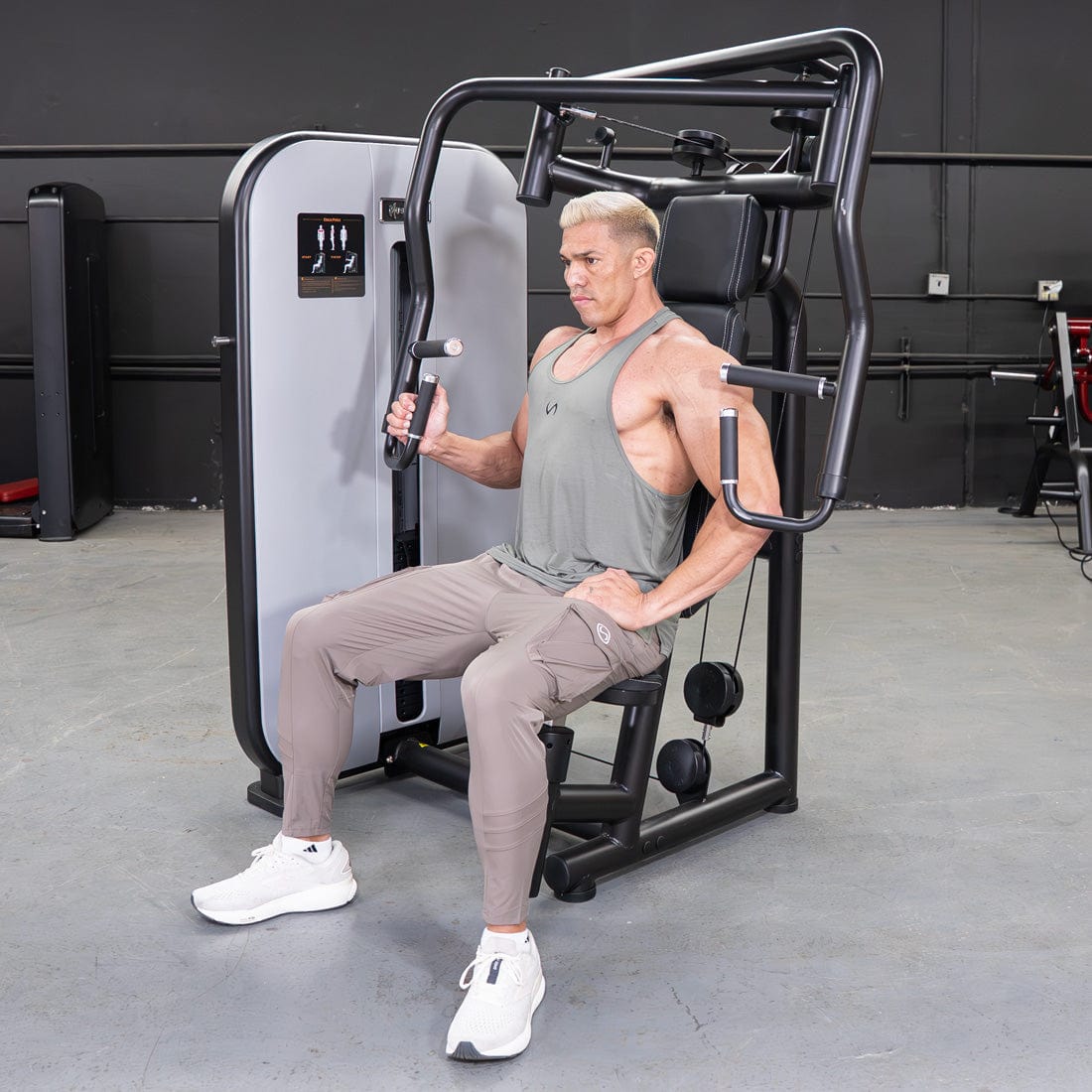 Vogue Chest Press by Muscle D Fitness – Iso - Lateral Convergent Machine - Grit Grind Strength