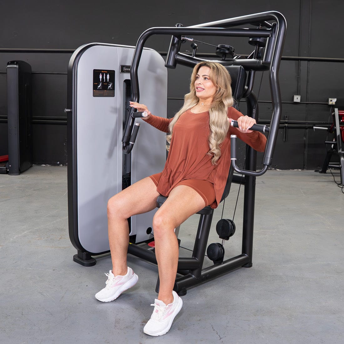 Vogue Chest Press by Muscle D Fitness – Iso - Lateral Convergent Machine - Grit Grind Strength