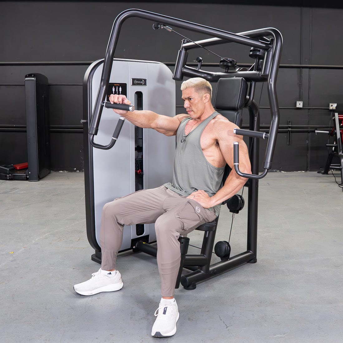 Vogue Chest Press by Muscle D Fitness – Iso - Lateral Convergent Machine - Grit Grind Strength